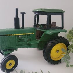 John Deere Toy Metal Tractor For Sale 