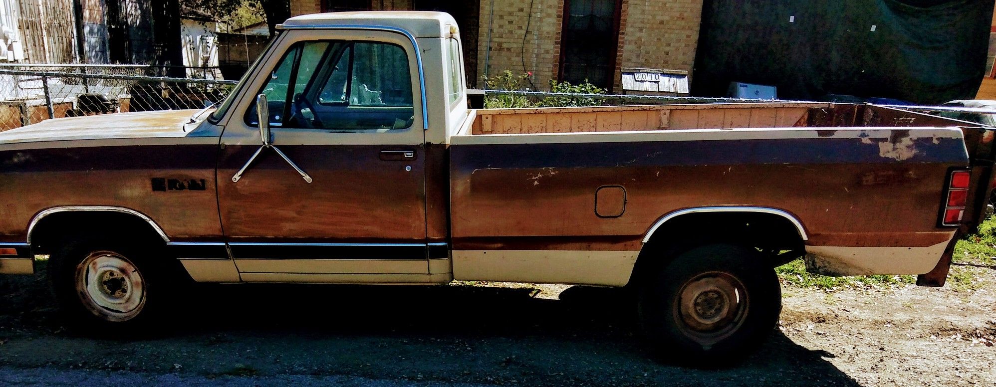 1984 Dodge D250