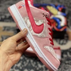 StrangeLove x Dunk Low SB 'Valentine's Day'