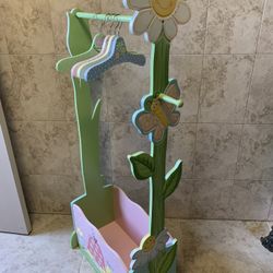 Cute Carved Wood Children’s Room Clothes Rack And Open Storage Bin