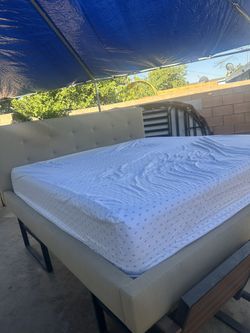 Cal King Bed With Mattress