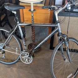 Trek 7200 Multitrack Hybrid Bicycle 