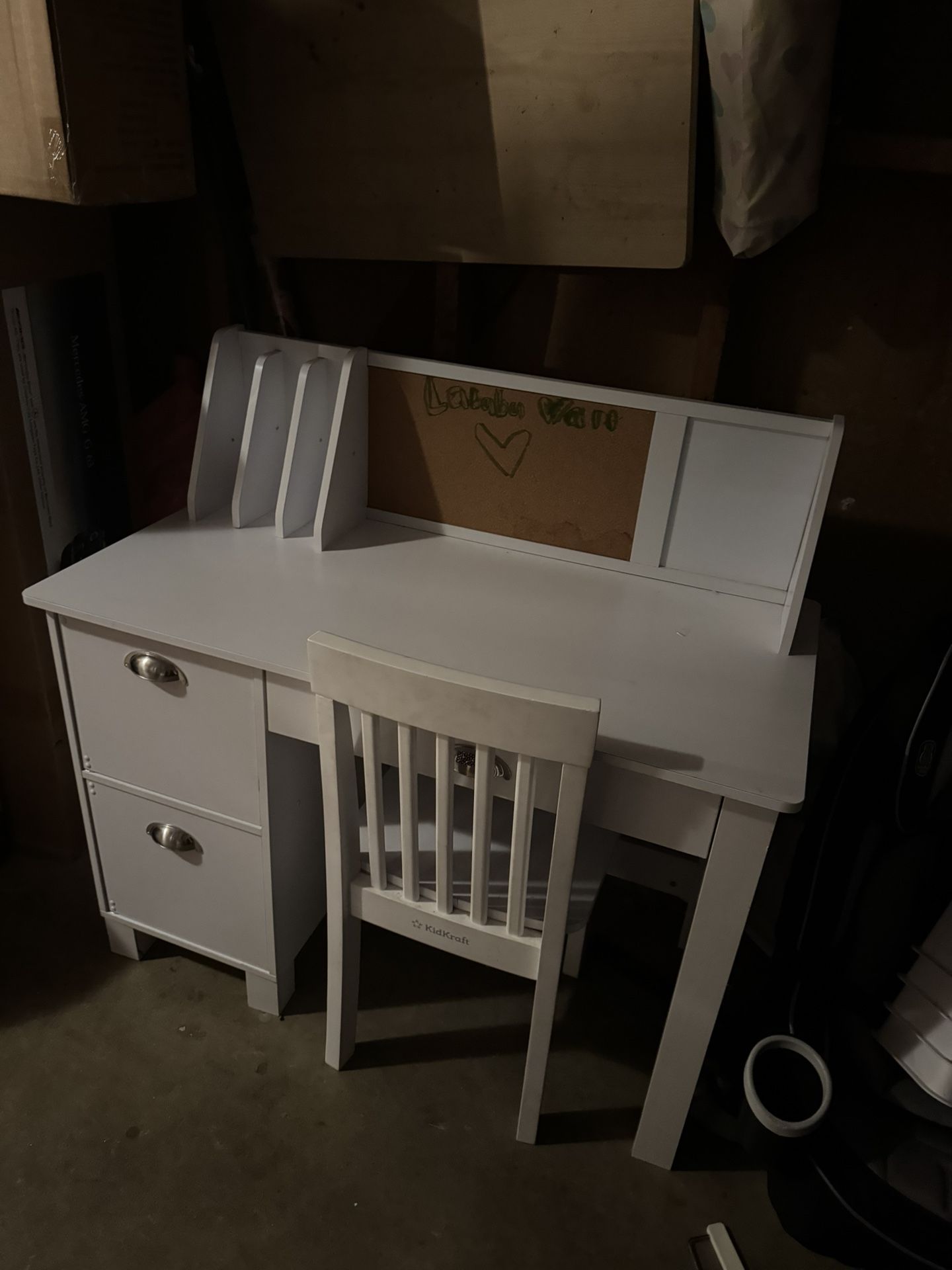 toddler desk