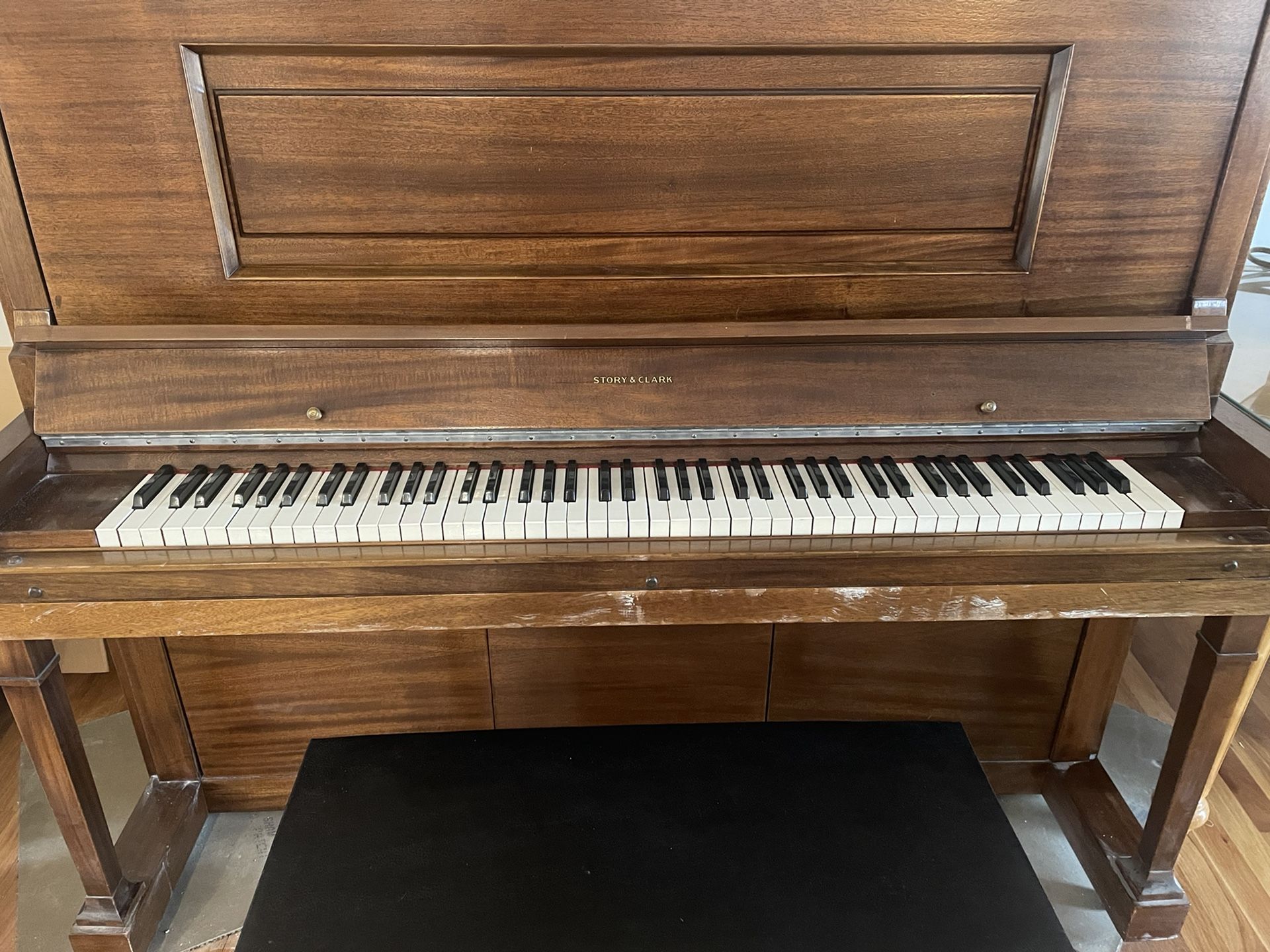 Story &Clark Piano