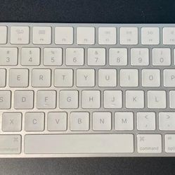 Apple Wiress Keyboard And Mouse