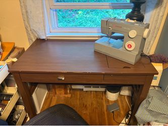 FREE DESK