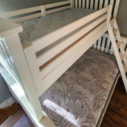 Land Of Nod/ Crate & Kids Solid Wood Twin Over Full Bunk Bef w/ladder In WHITE