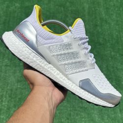 ADIDAS ULTRABOOST DNA x LEGO (Size 9, Men’s)