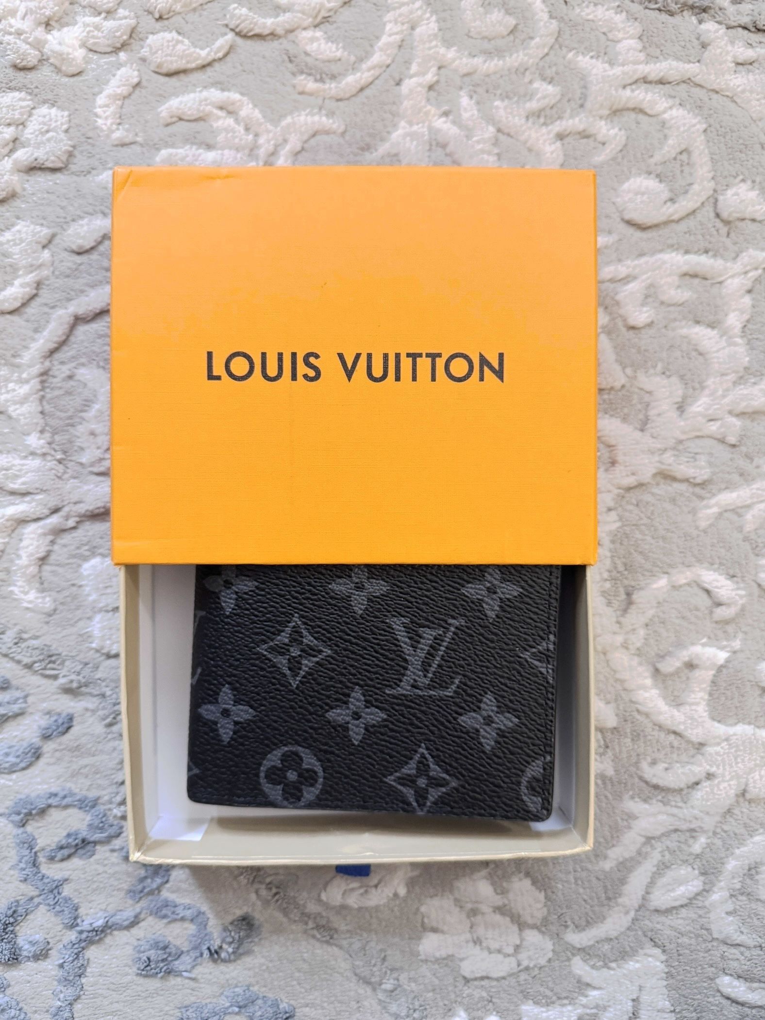 LV Wallet men 