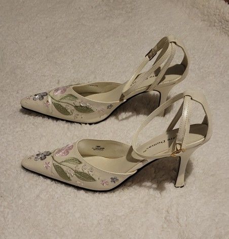 WOMENS PIERRE DUMAS LEATHER POINTED TOE CREAM FLORAL HEELS WITH ANKLE STRAP SIZE 7.5 