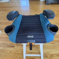 Chiccobooadyer Seat  GoFit Booster Seat - Excellent Condition 