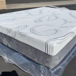 Queen Organic Hybrid Cool Gel Memory Foam Mattress!!