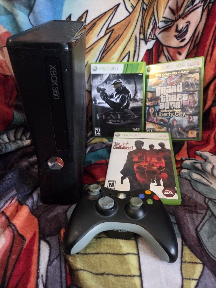 Microsoft Xbox 360 Slim 4GB Console with 3 Games