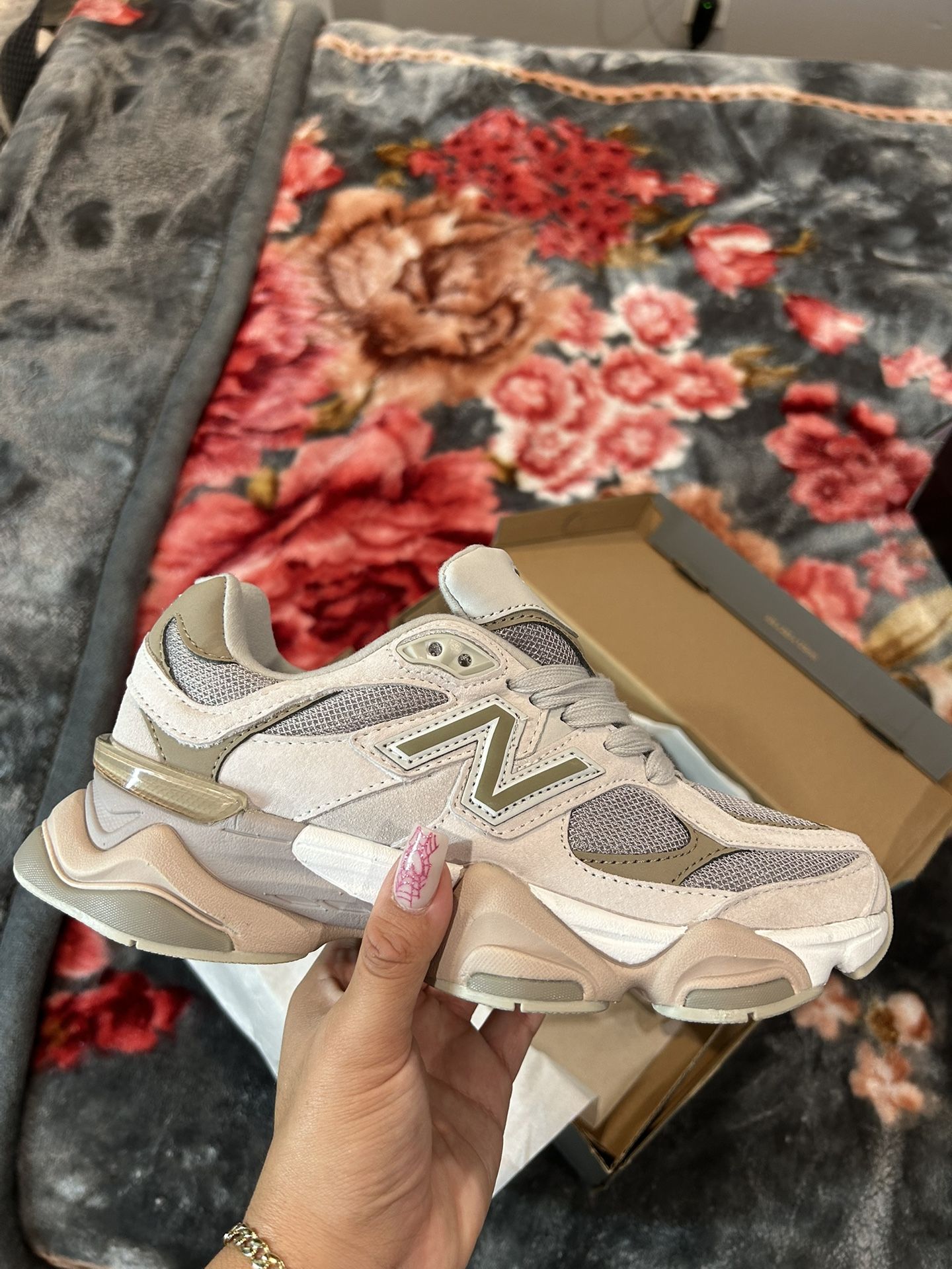 New Balance 9060 Womens