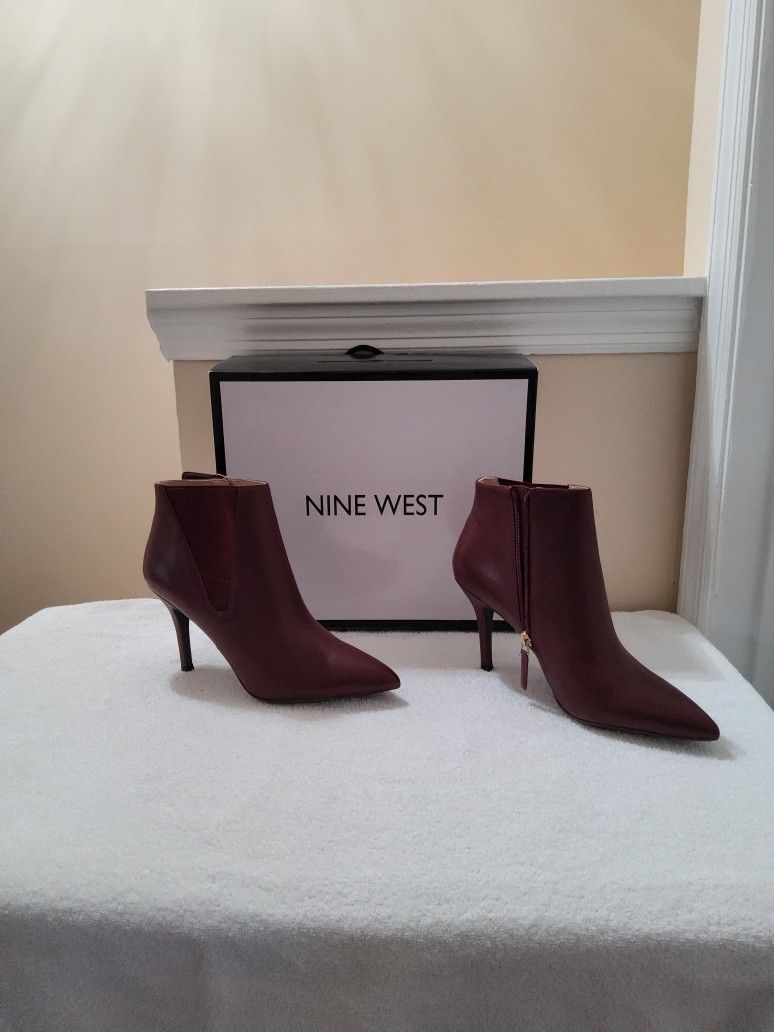 Nine West Boots Burgundy Size 8