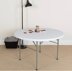 Round folding table