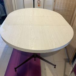 Dining Table  / Lot Of Coffee Mugs / Night Lights 