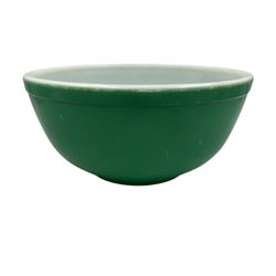 Vintage Pyrex #403 Primary Green 2.5 quart mixing Bowl