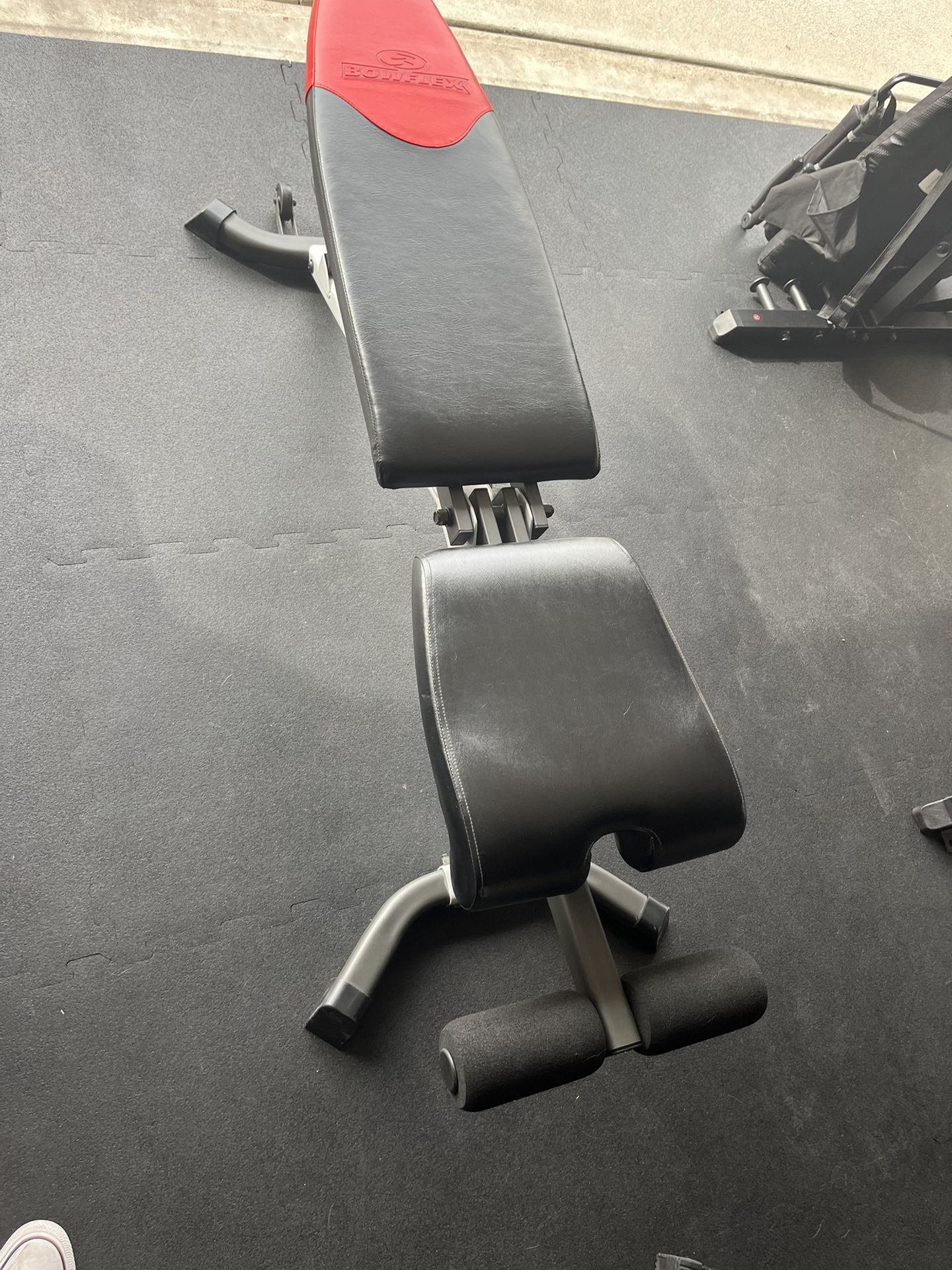 Bowflex weight bench (adjustable)