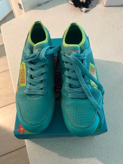 Youth size 6 Scooby-Doo Youth Football Cleats