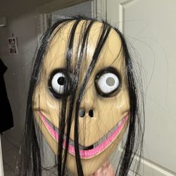 Momo Creepy Mask