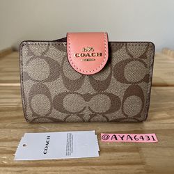 Coach Wallet Key Pouch Card Holder for Sale in Miami, FL - OfferUp