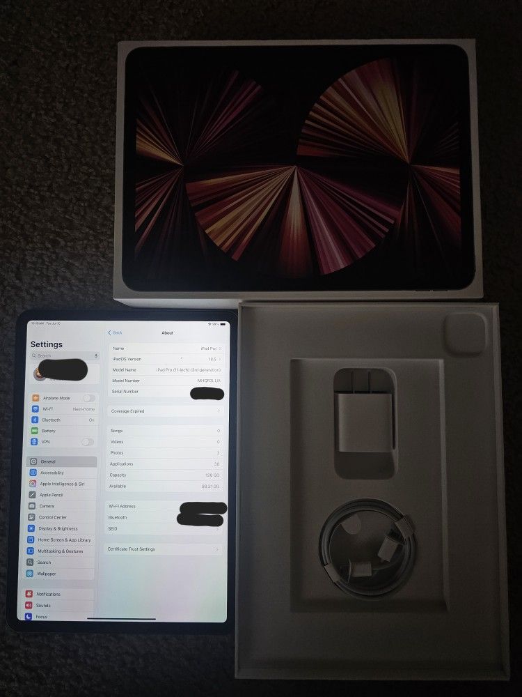 iPad Pro M1 11" 3rd Gen 128GB (MHQR3LL/A) Mint Condition