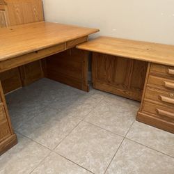 LARGE SOLID OAK DESK LIKE NEW, LOCKS,  72" LARGE  DESK,  SIDE 36" LONG, LOTS OF SPACE