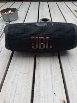 JBL Charge 5
