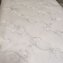 Pre-owned, Twin Pillow Top Mattress W/ Platform Frame