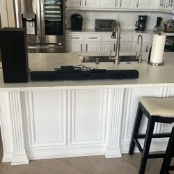 LG Sound Bar Model SL4Y