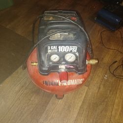 central pneumatic air compressor 3 gallon