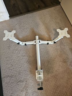 Dual monitor mount