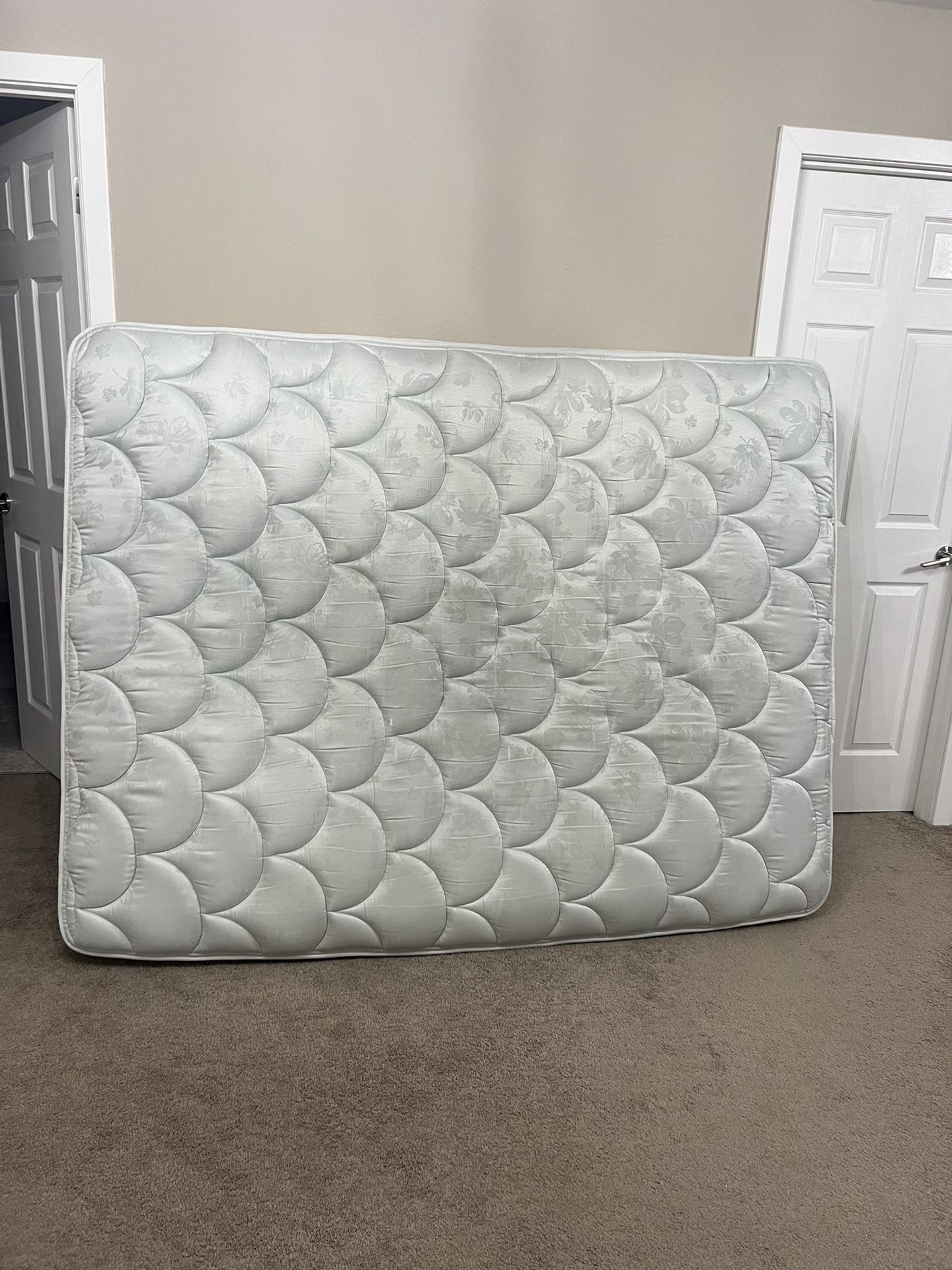 Queen mattress good condition