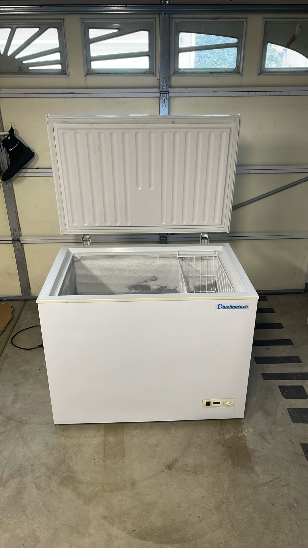 BLUELINETECH FREEZER CHEST