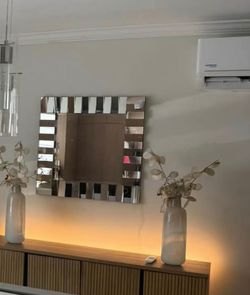 Wall mirror