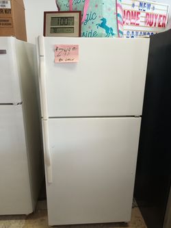 White refrigerator Kenmore ex large excellent . Warranty . Delivery available . 2203 Fowler st. Ft. Myers 33901