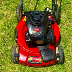 TORO Kohler Engine 22-inch Recycler High-Wheel Self-Propelled Lawn Mower