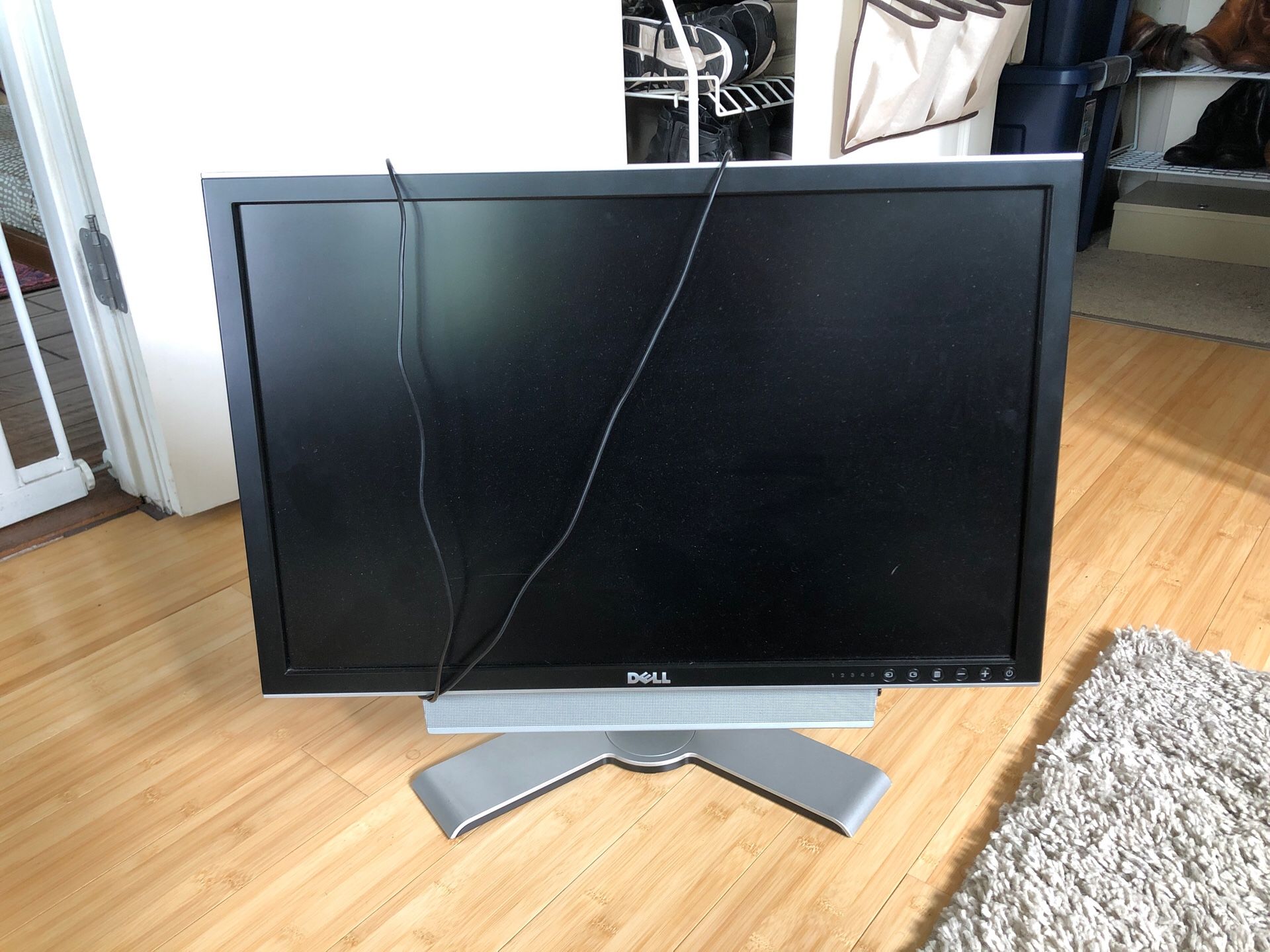Dell 24" monitor 2407WFPb with card reader
