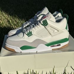Air Jordan 4 “Pine Green” Sz 10