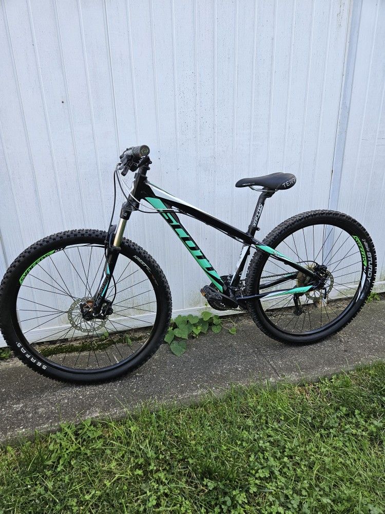 Scott Aspect 750 Mountain Bike