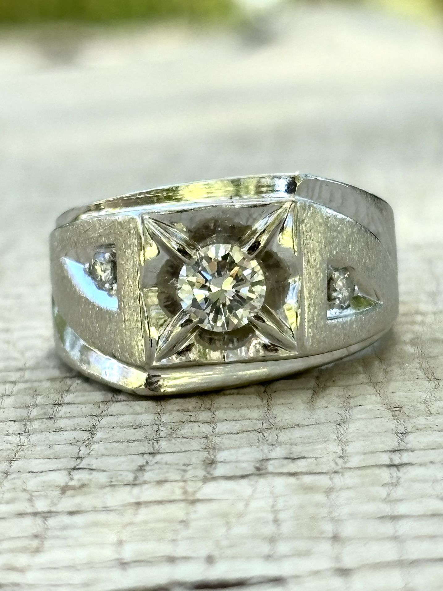 14K White Gold Round Cut Triple Diamond Textured Ring Size 10