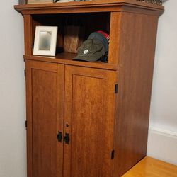 Armoir Desk / Computer Cabinet