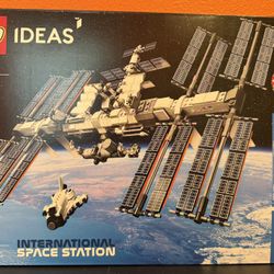 LEGO Ideas: International Space Station #21321 New Sealed Retired