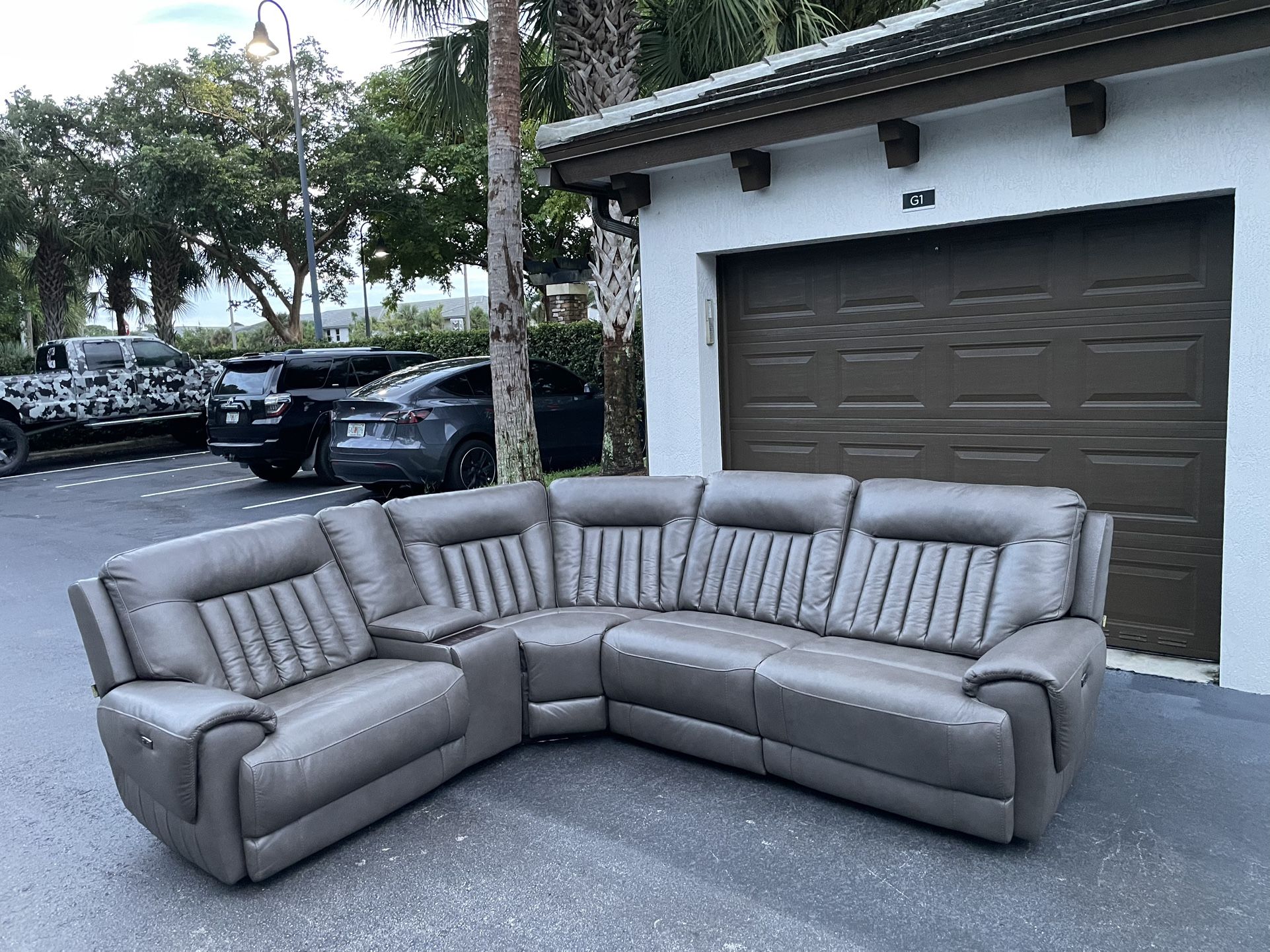 Couch/Sofa Sectional - 2 Recliners - Gray - Perazzi - Delivery Available 🚛