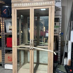 China Cabinet /Hutch $200 Free Delivery 