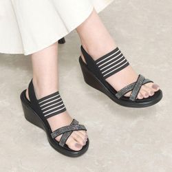New! Skechers Rumbler Modern Maze Wedge Sandals Size 8.5