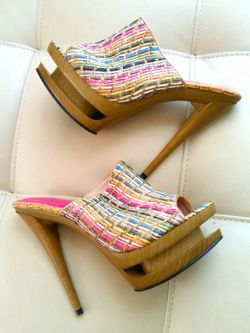 New Sz 7.5 Platform heels Multicolor