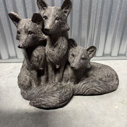 Pier 1 Grey Fox Family Statue Textured Animal Foxes Sculpture Decor 16" x 12"