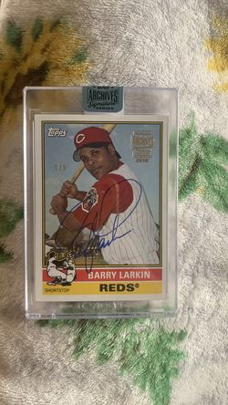 Barry Larkin mlb autographed trading card